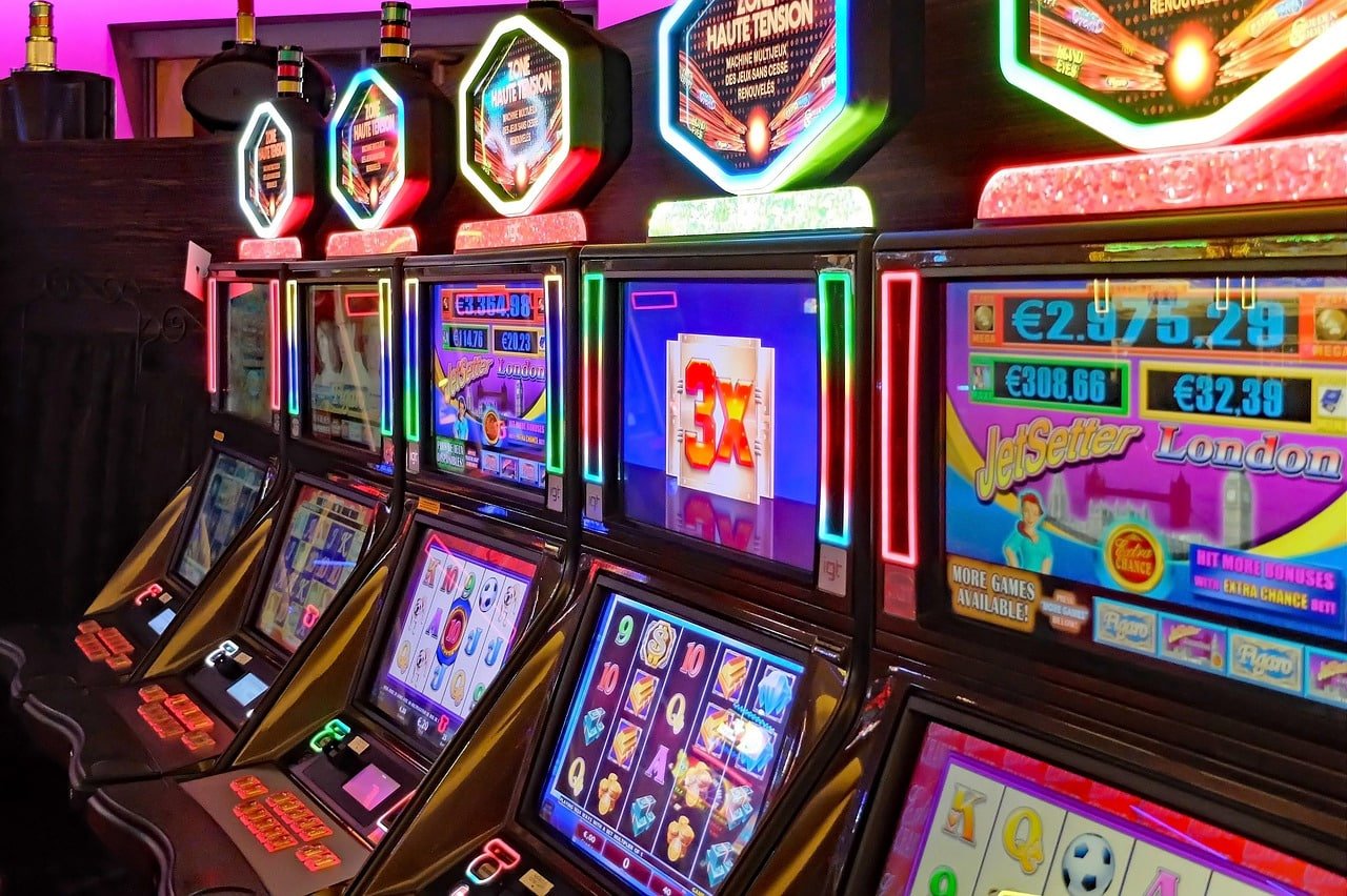 Bonus round trigger and free spins feature in Ocean King